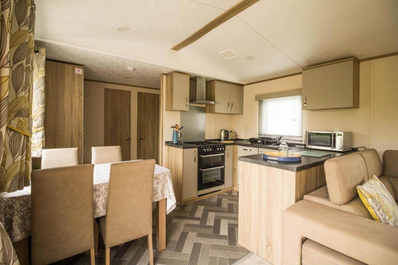 Beautiful 8 Berth Caravan At Heacham Beach In Norfolk Ref 21056C Hotel Exterior foto