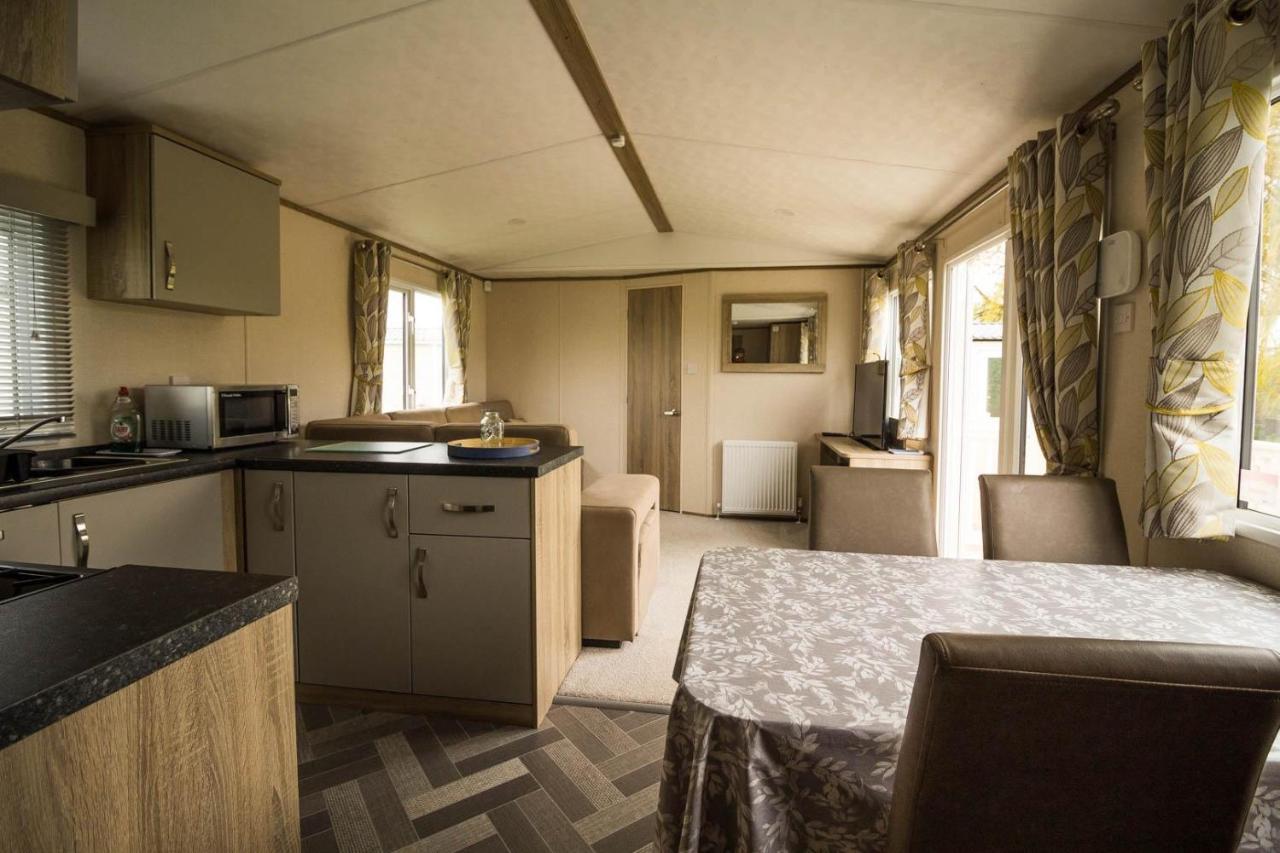 Beautiful 8 Berth Caravan At Heacham Beach In Norfolk Ref 21056C Hotel Exterior foto